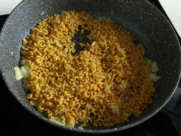 Ризото с кокичета, грах, тиквички, чесън и билково сирене - Подготовка стъпка 3