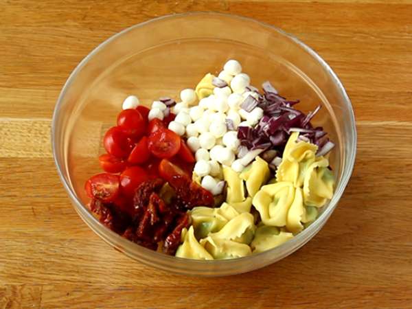 Салата с тортелини и песто - Подготовка стъпка 2