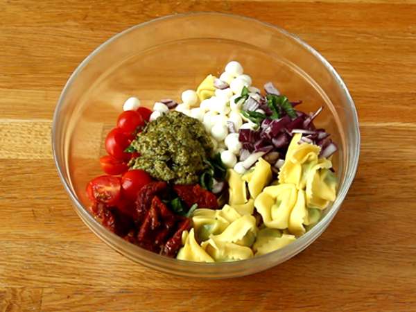 Салата с тортелини и песто - Подготовка стъпка 3