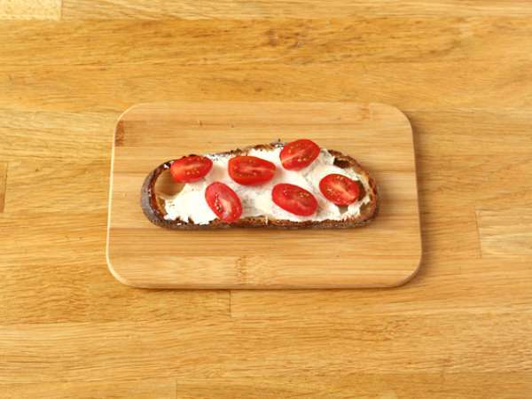 Сандвичи с прясно сирене, песто и чери домати - Подготовка стъпка 2