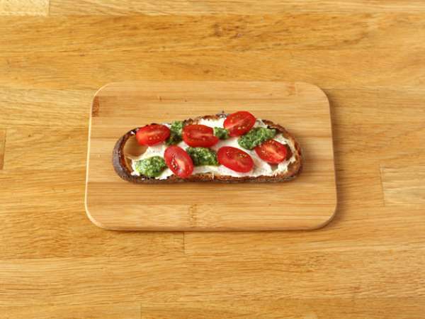 Сандвичи с прясно сирене, песто и чери домати - Подготовка стъпка 3