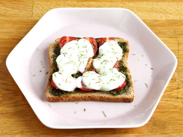 Брускети с песто, чери домати и сирене моцарела - Подготовка стъпка 4