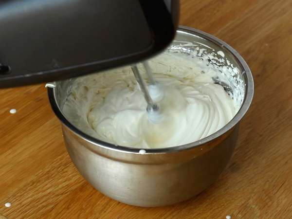 Страхотен чийзкейк без печене Kinder Bueno - Подготовка стъпка 2