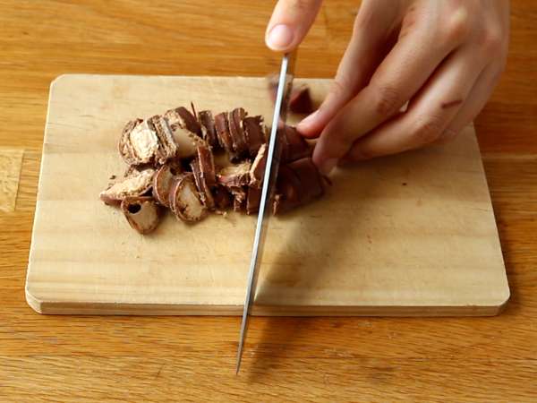 Страхотен чийзкейк без печене Kinder Bueno - Подготовка стъпка 3
