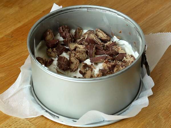 Страхотен чийзкейк без печене Kinder Bueno - Подготовка стъпка 4