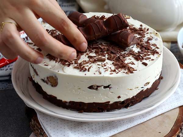 Страхотен чийзкейк без печене Kinder Bueno - Подготовка стъпка 6