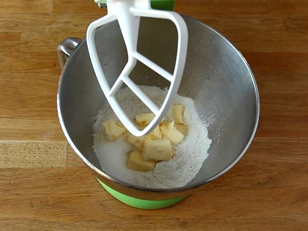 Рустикален тарт с праскови и розмарин - Подготовка стъпка 1