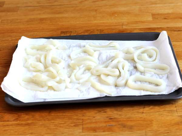 Calamares a la romana - панирани калмари в тесто - Подготовка стъпка 2