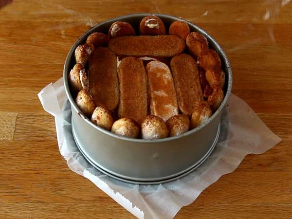 Вкусна шарлота в стил тирамису без яйца - Подготовка стъпка 6