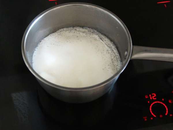 Извивки от бутер тесто с ванилов сладкарски крем - Подготовка стъпка 2