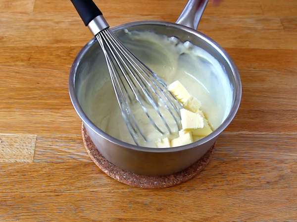 Извивки от бутер тесто с ванилов сладкарски крем - Подготовка стъпка 4