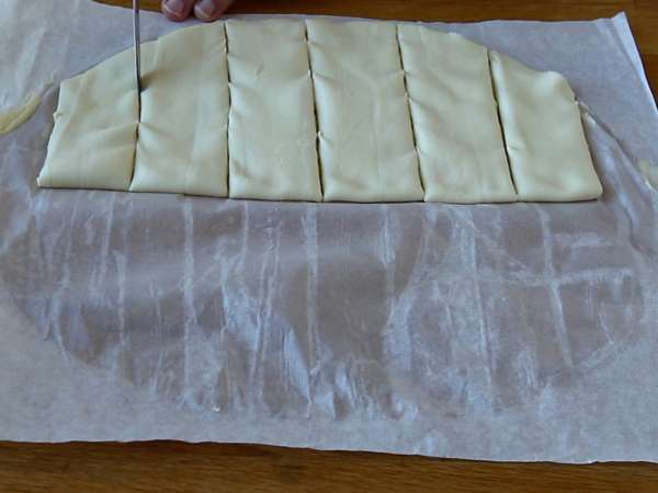 Извивки от бутер тесто с ванилов сладкарски крем - Подготовка стъпка 6