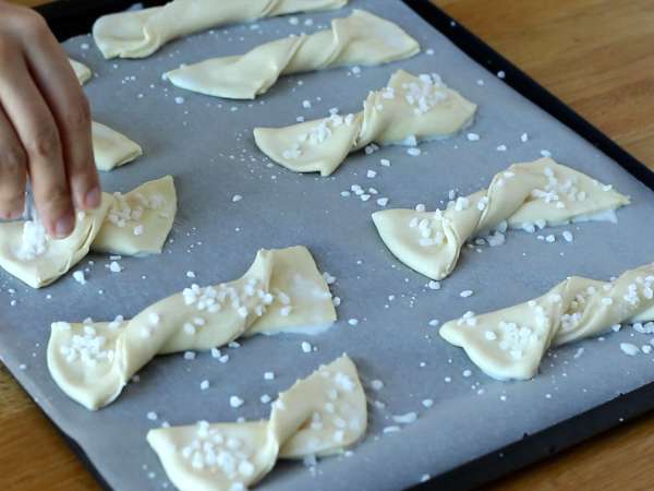 Извивки от бутер тесто с ванилов сладкарски крем - Подготовка стъпка 7