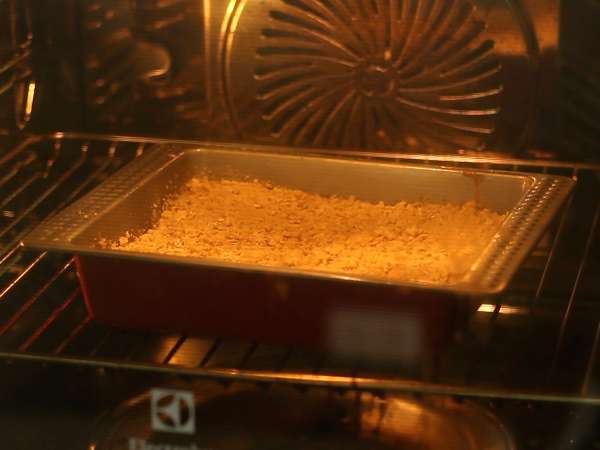 Вкусен, хрупкав малинов сладкиш с трохи - Подготовка стъпка 5