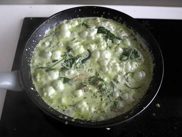 Пилешко със сметанов сос от спанак и гъби - Подготовка стъпка 2