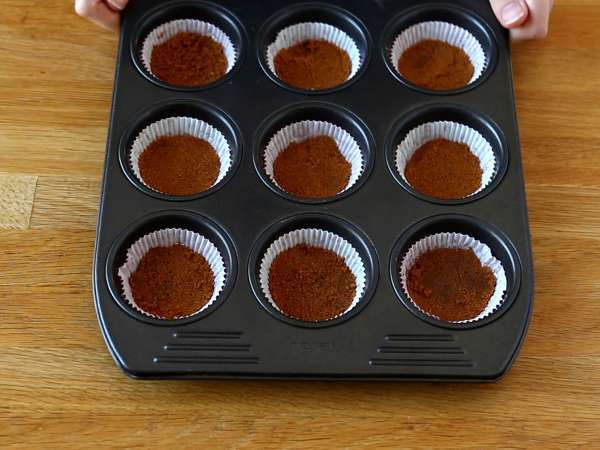 Чийзкейкове без печене с бисквити speculoos - Подготовка стъпка 2