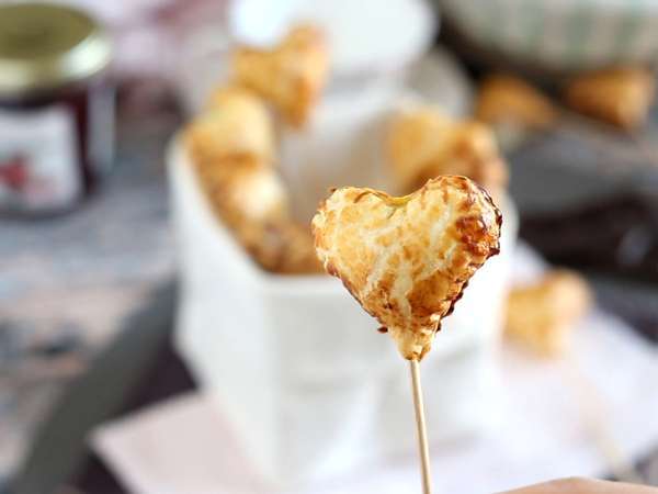 Изключително хрупкави сърца от бутер тесто с малини и шоколадов пай - Подготовка стъпка 8