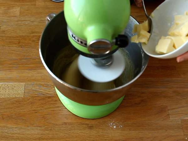 Изключително меки кифлички със сърца за Деня на влюбените - Подготовка стъпка 3