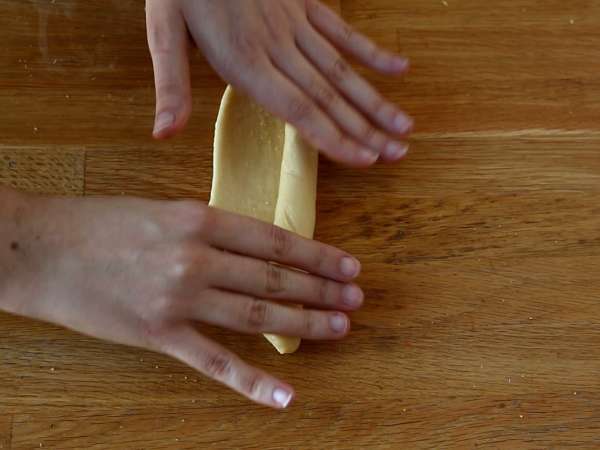 Изключително меки кифлички със сърца за Деня на влюбените - Подготовка стъпка 7