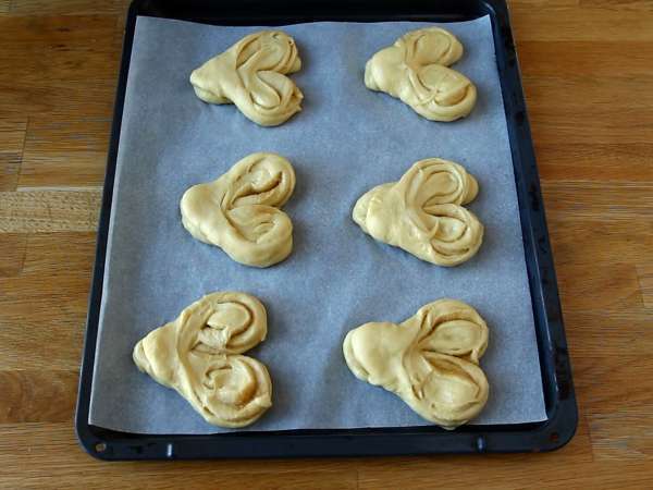 Изключително меки кифлички със сърца за Деня на влюбените - Подготовка стъпка 10