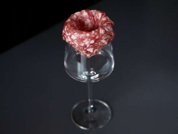 Как да приготвите плата с колбаси? Сгънете я във формата на роза! - Подготовка стъпка 2