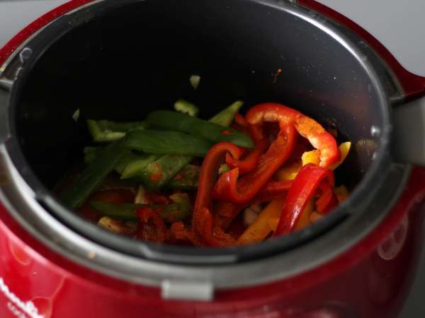 Пиле Express Basquaise в Cookeo - Подготовка стъпка 3