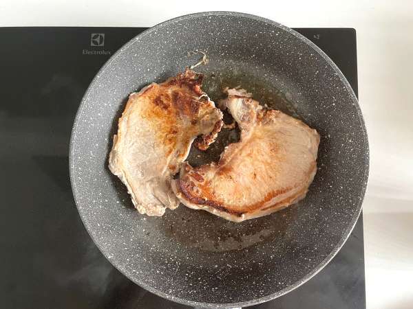 Как се пържи в тиган свински котлет? - Подготовка стъпка 4