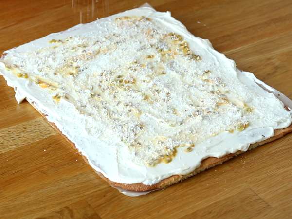 Кокосово руло с маракуя, идеално за юлски дънер - Подготовка стъпка 5