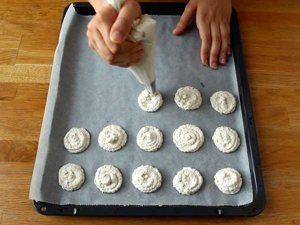 Amaretti, италиански бадемови лакомства, които са идеални за кафе! - Подготовка стъпка 3