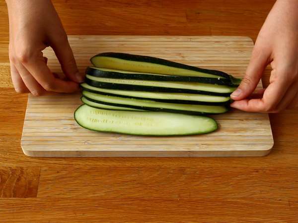 Печени рулца от тиквички с шунка и сирене скаморца - Подготовка стъпка 1