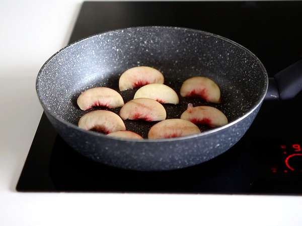 Сладка и пикантна салата с печени праскови, рукола и бурата (сладки летни вкусове) - Подготовка стъпка 1