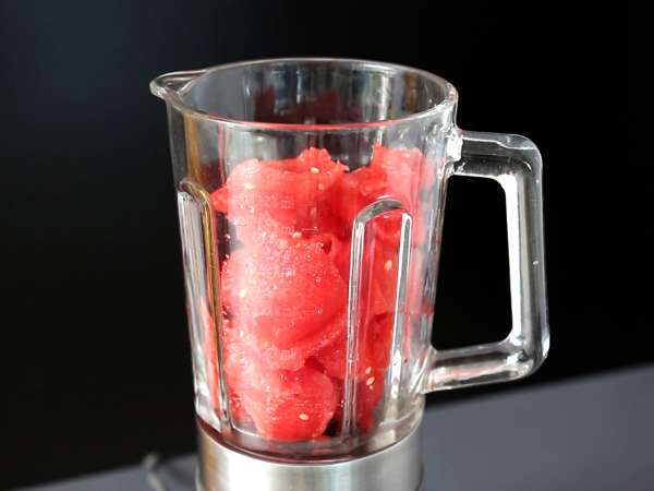 Фрозе от диня: супер освежаващият коктейл от гранита с розе! - Подготовка стъпка 2