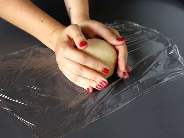 Как се приготвят яйчени гарганели - Подготовка стъпка 4