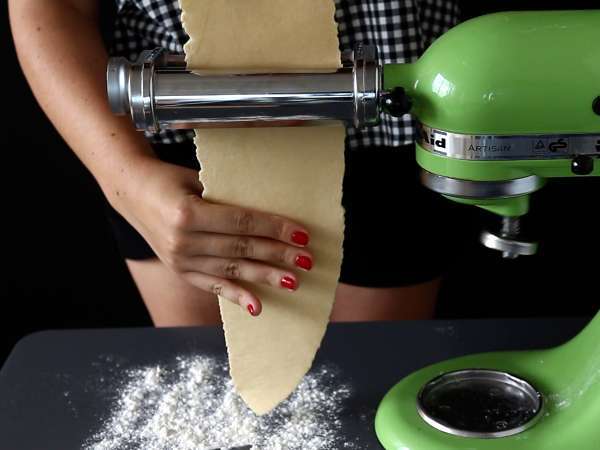 Домашно приготвени яйчени папардели: рецептата е обяснена стъпка по стъпка - Подготовка стъпка 5