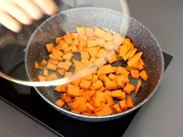 Равиоли с форма на бонбони с пълнеж от тиква и рикота Caramelle - Подготовка стъпка 5