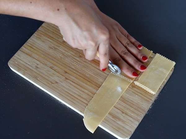 Равиоли с форма на бонбони с пълнеж от тиква и рикота Caramelle - Подготовка стъпка 9