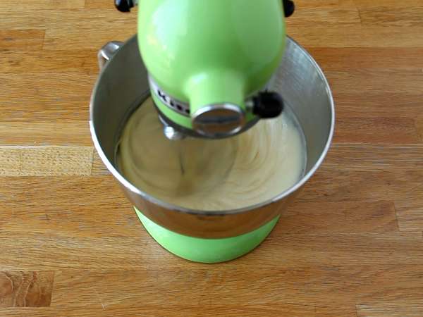 Хелоуинска торта Bundt, апетитната шоколадова торта Bundt - Подготовка стъпка 1