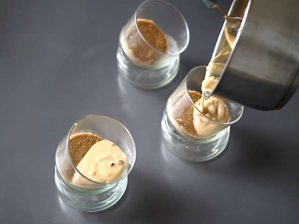 Чашки с шоколад и нуга. Лесна рецепта - Подготовка стъпка 6