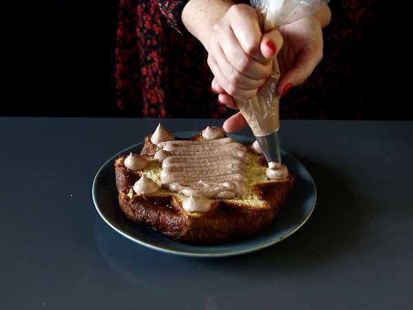 Бриош Pandoro с пълнеж от крем Nutella и ванилов крем във формата на коледна елха - Подготовка стъпка 6