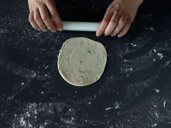 Китайски палачинки със зелен лук - Палачинки със скалион - Подготовка стъпка 4