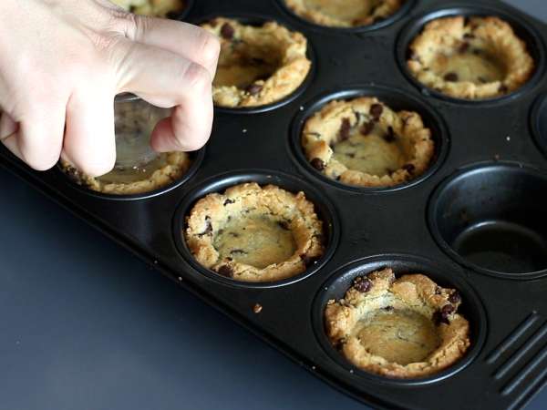 Бисквитни чашки с шоколадов ганаш, в стил морковено гърне - Подготовка стъпка 4