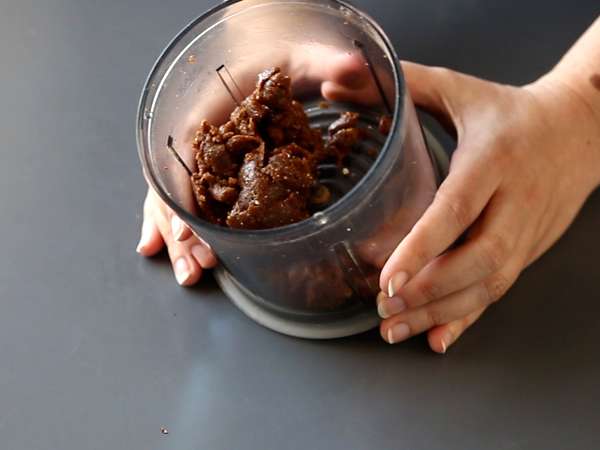 Енергийни топчета с фурми и фъстъчено масло - Подготовка стъпка 3