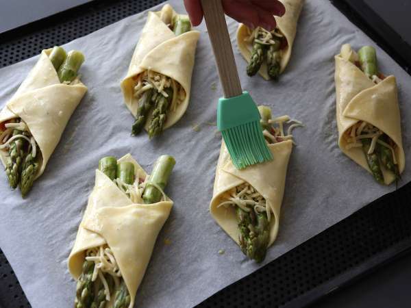 Сладкиши с аспержи, шунка и топено сирене - Подготовка стъпка 5