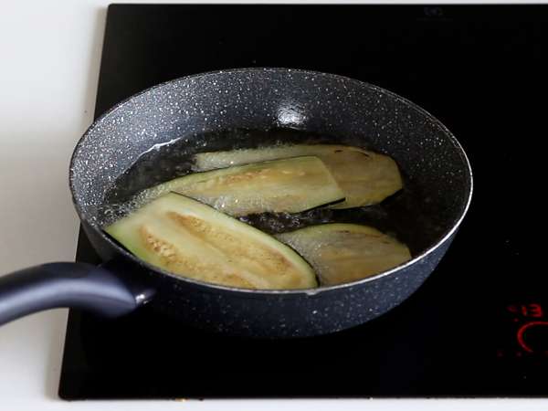 Патладжан пармиджана, традиционната рецепта, обяснена стъпка по стъпка! - Подготовка стъпка 5