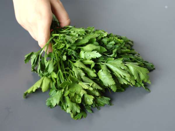 Песто от магданоз и фъстъци - експлозия от вкусове - Подготовка стъпка 1