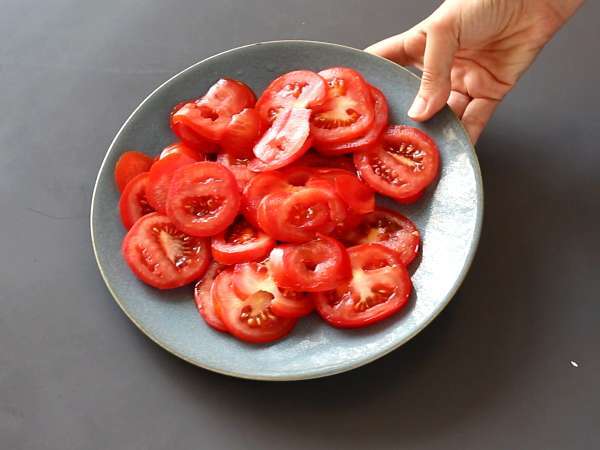 Вегетариански киш с домати и фета, идеален за пикник! - Подготовка стъпка 1