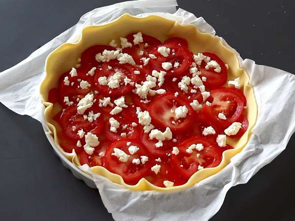 Вегетариански киш с домати и фета, идеален за пикник! - Подготовка стъпка 4