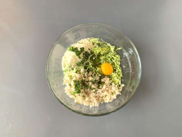 Печени кюфтета от тиквички - Подготовка стъпка 3