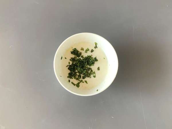 Сос от кисело мляко за салати и кюфтета - Подготовка стъпка 3