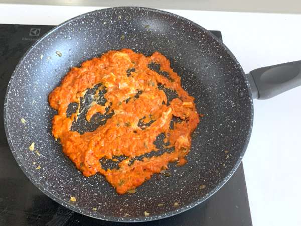 Паста с чушки и филаделфия: кремообразна, бърза и вкусна - Подготовка стъпка 6